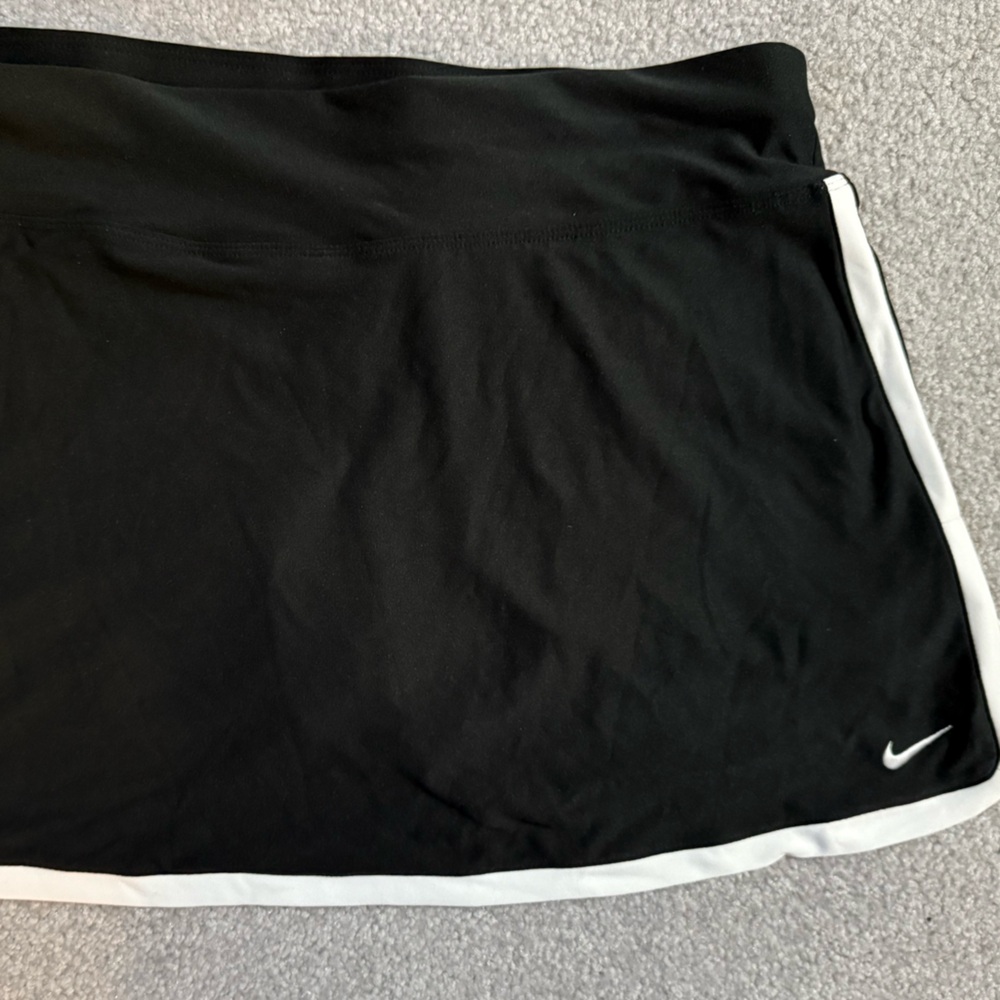 Nike Women's Black Golf or Tennis/Workout skort - white trim NWT Medium